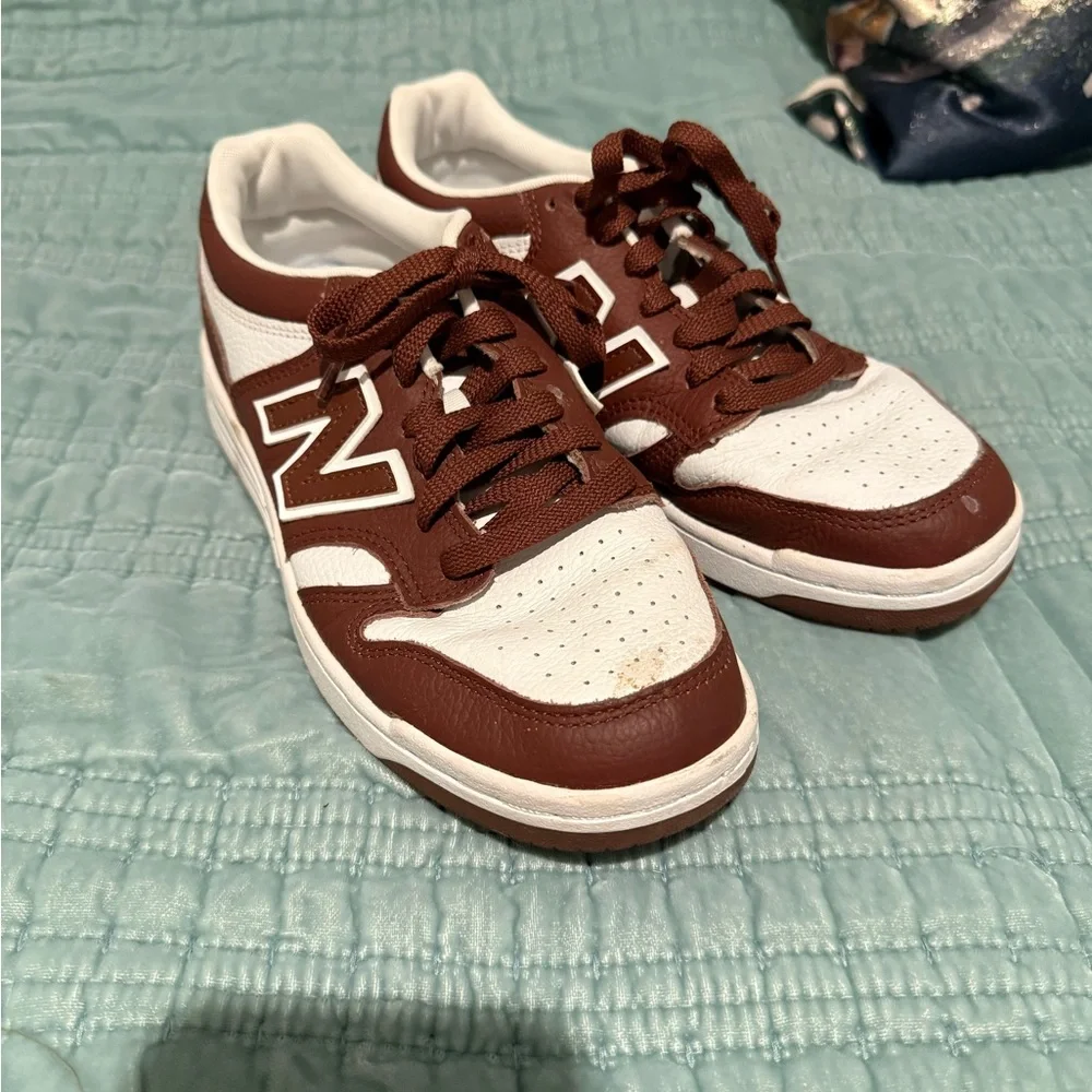 New Balance Women's Sneakers in Brown and White